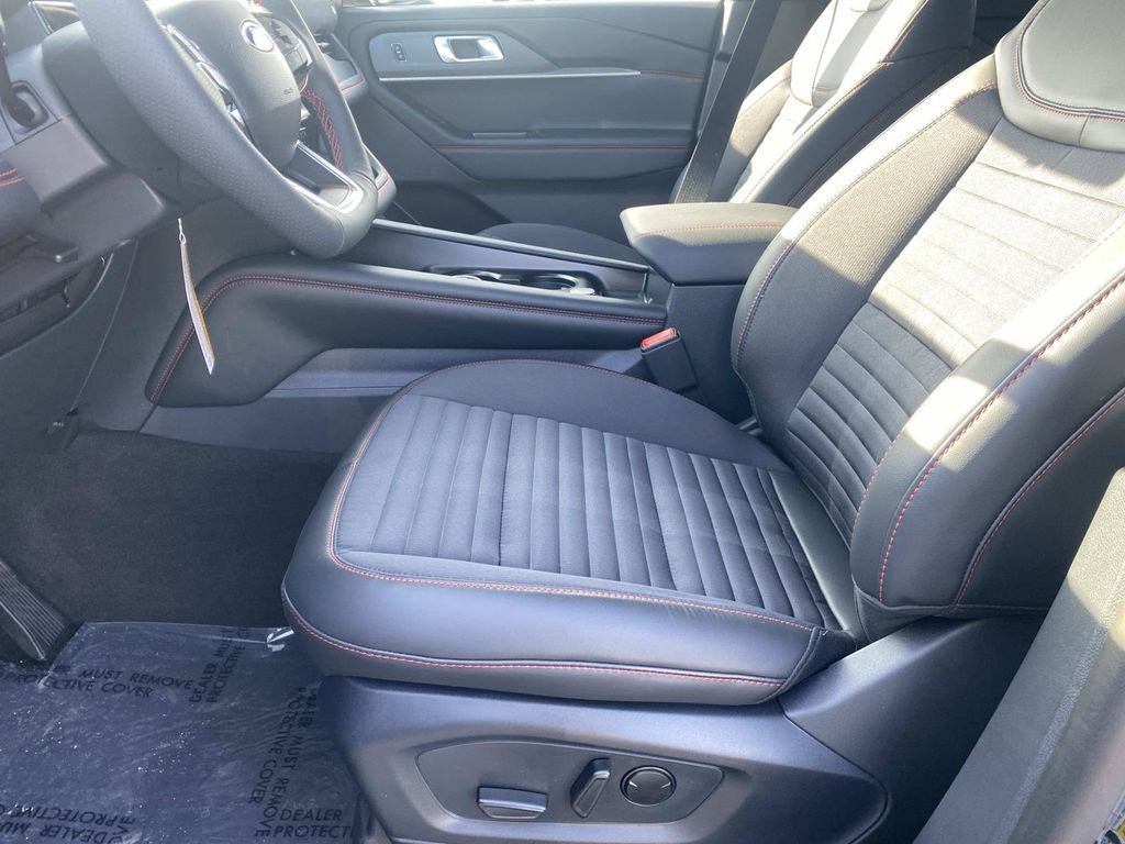 New 2026 Agate Black Metallic Ford ST-Line image 12