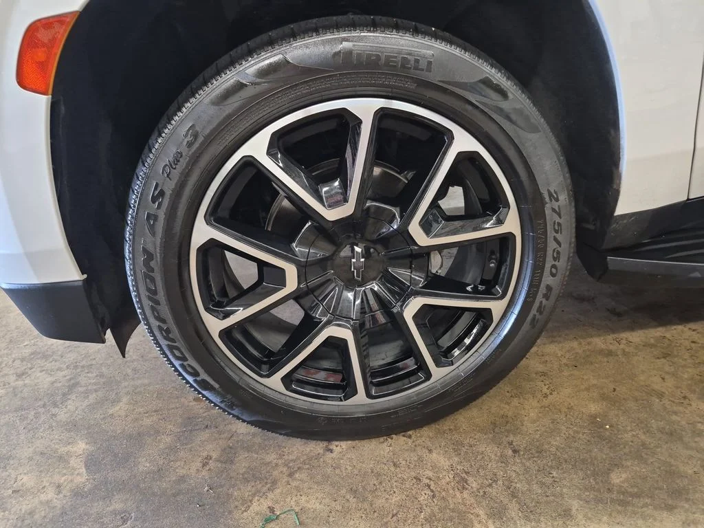 Used 2022 Iridescent Pearl Tricoat Chevrolet RST image 8