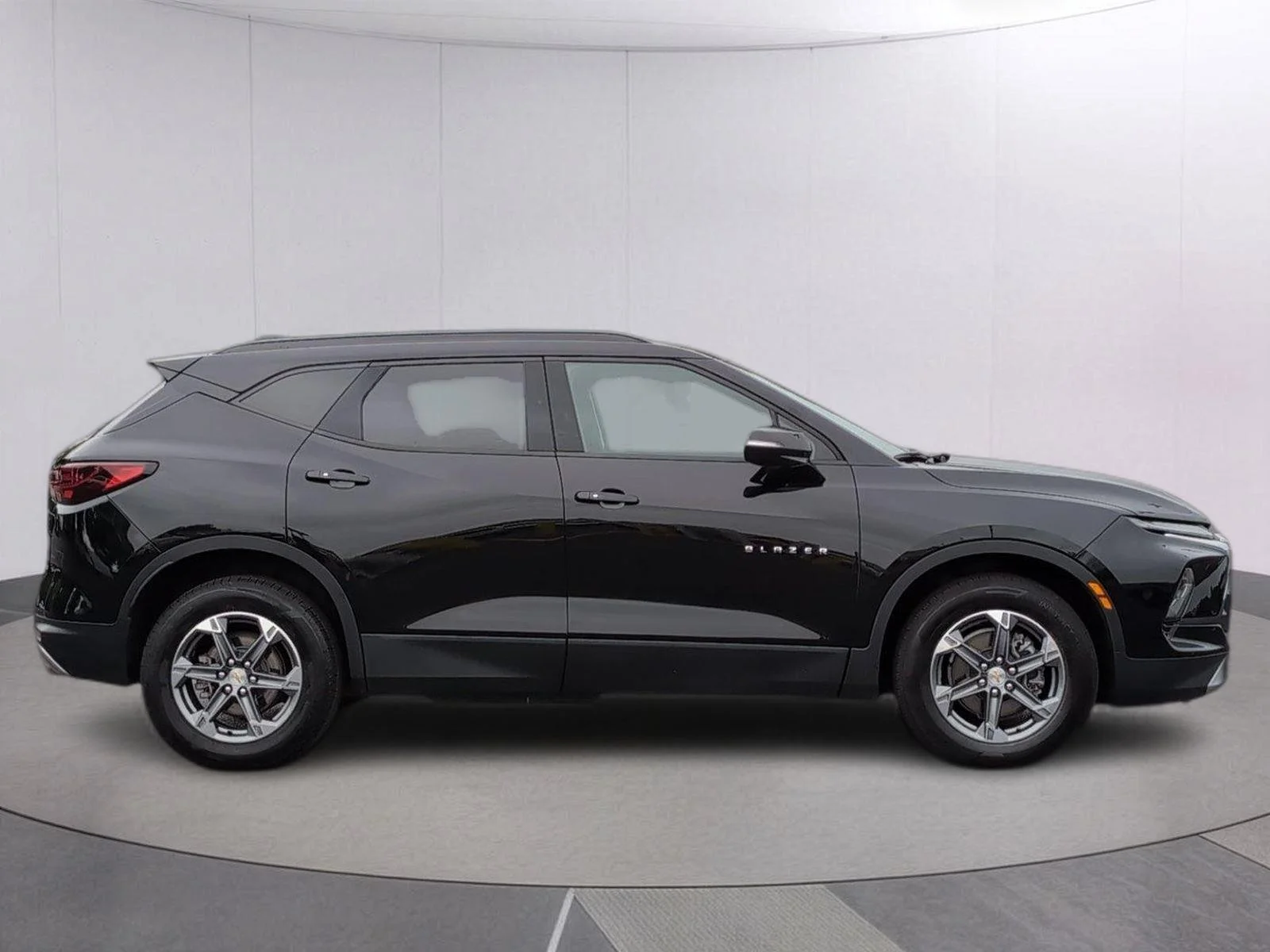 Used 2023 Black Chevrolet 3LT image 8