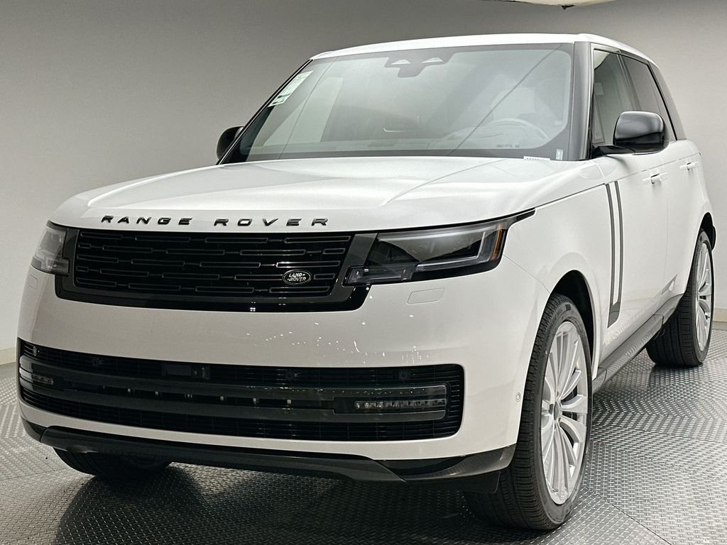 New 2026 Fuji White Land Rover SE image 1