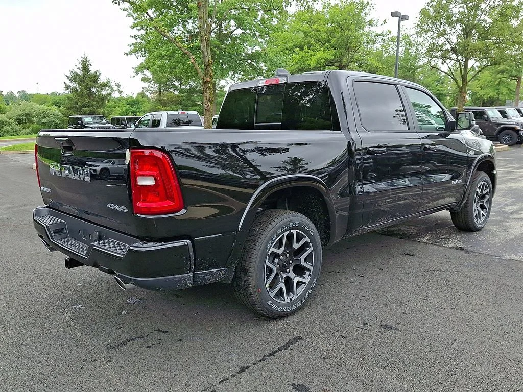 New 2026 Diamond Black Crystal Pearl-Coat Exterior Paint RAM Laramie image 4