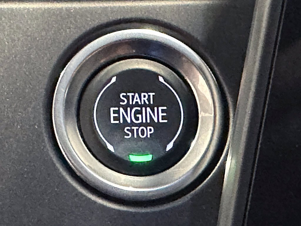 Used 2025 Gray Chevrolet LT image 27