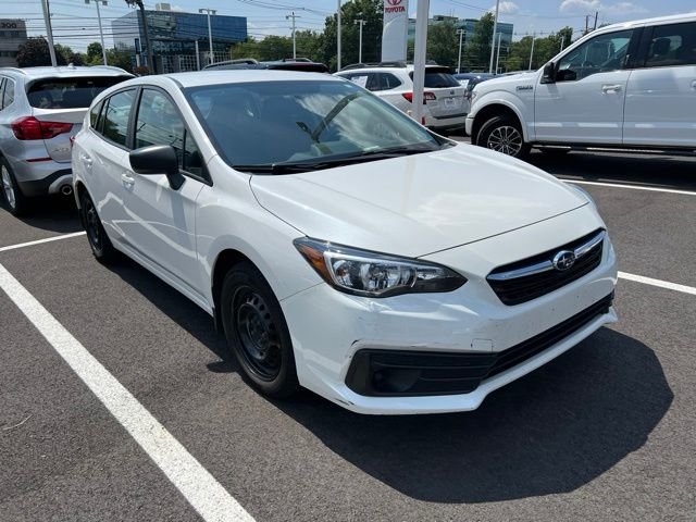 Used 2022 White Subaru Base image 4
