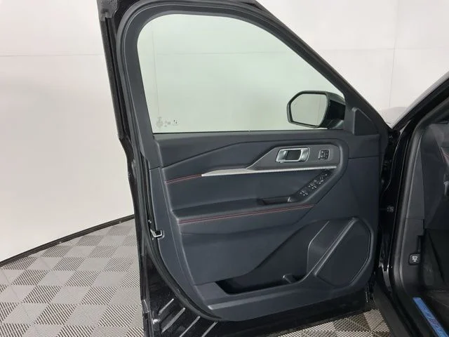 New 2026 Agate Black Metallic Ford ST-Line image 15