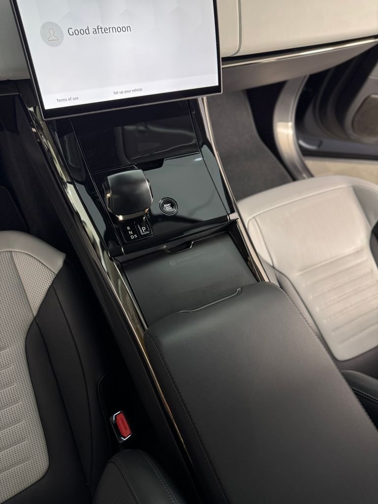Used 2025 Velocity Blue SV Bespoke Ultra Metallic Satin Land Rover SV Edition Two image 18