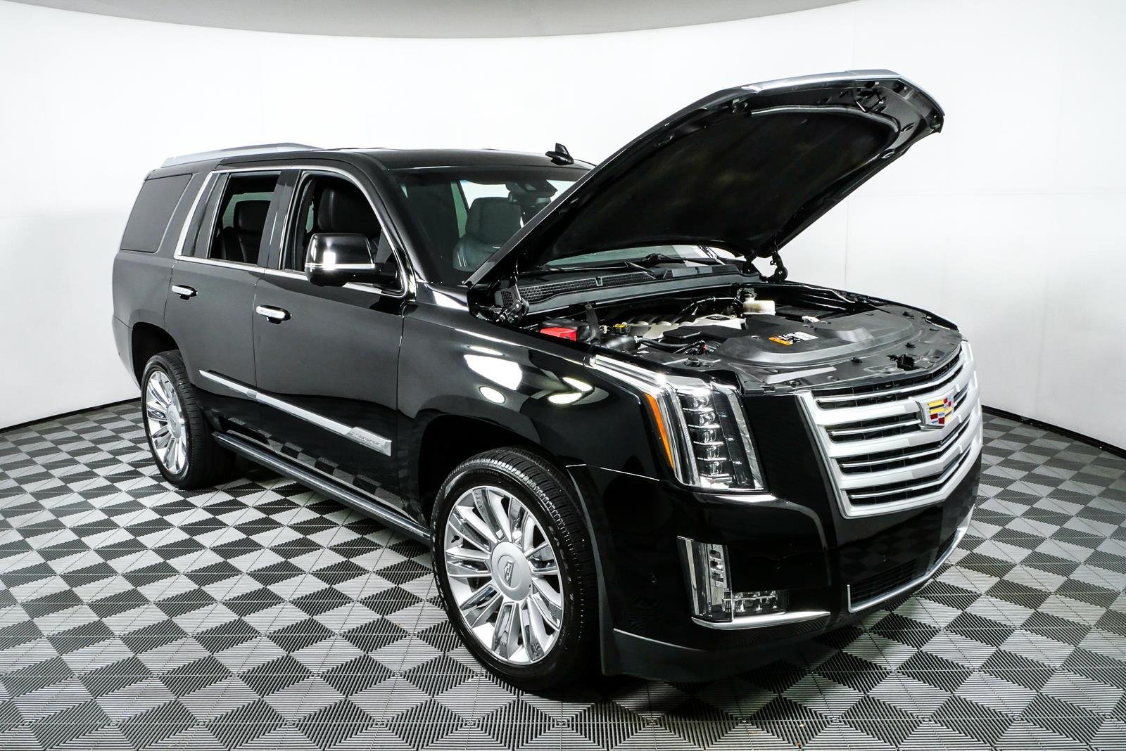 Used 2018 BLACK RAVEN Cadillac Platinum image 39