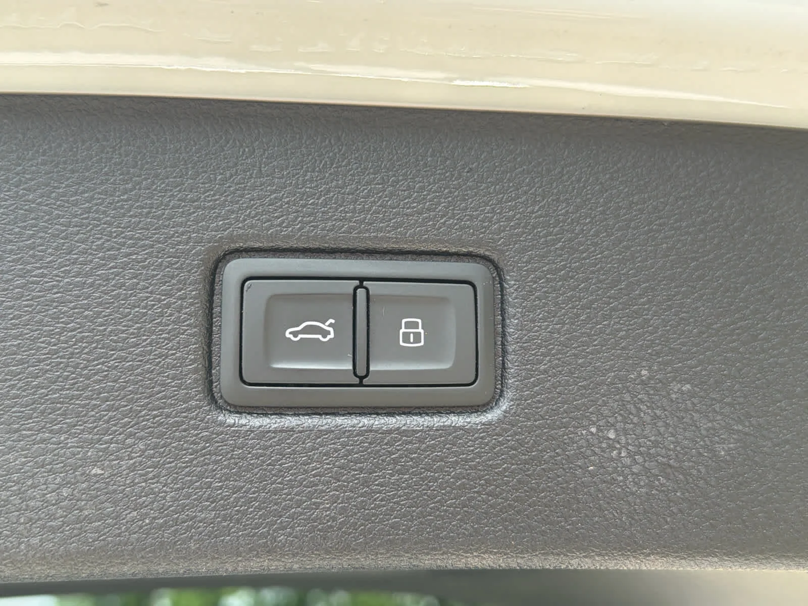 Used 2022 Carrara White Audi Premium Plus image 9