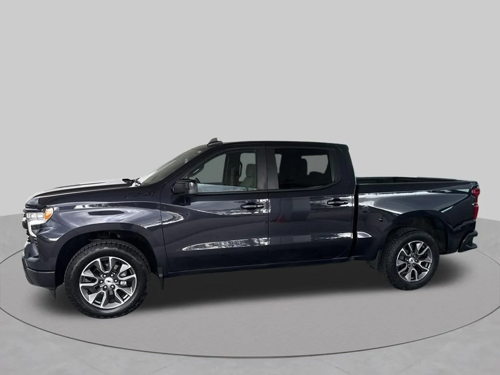 Used 2023 Ash Chevrolet RST image 3
