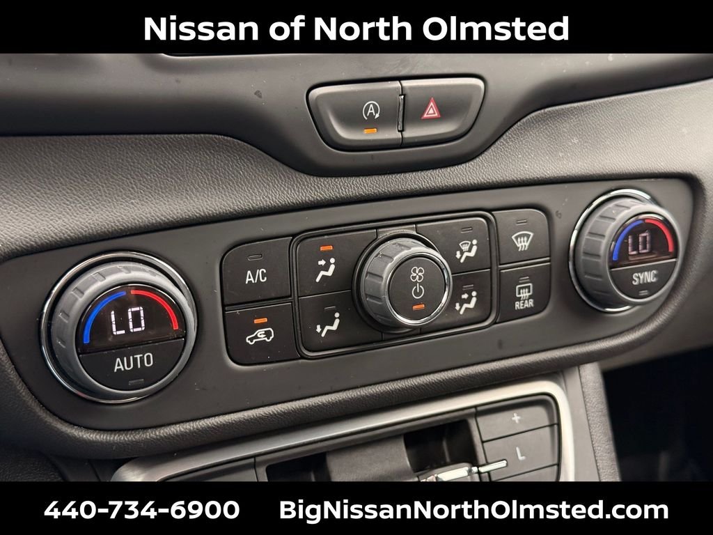 Used 2024 Ebony Twilight Metallic GMC SLE image 19
