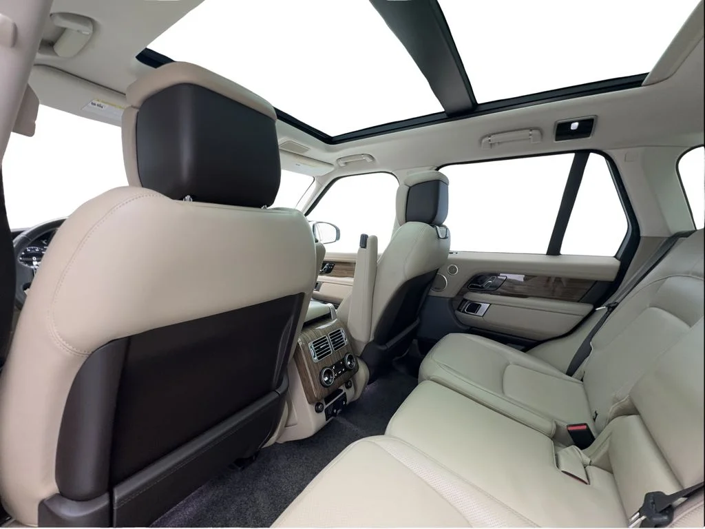 Used 2020 White Land Rover HSE image 23