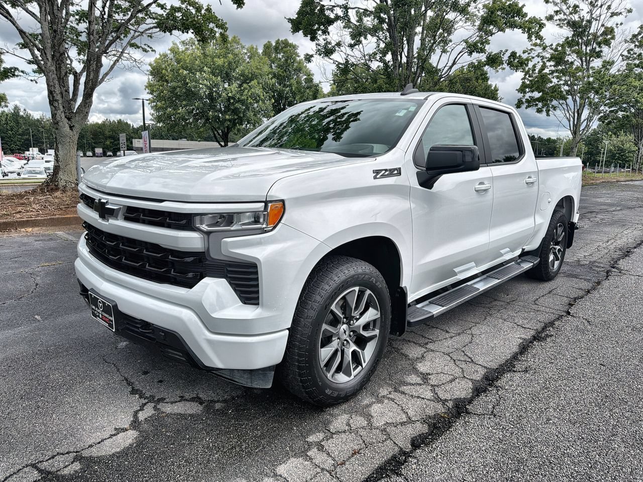 Used 2023 Summit White Chevrolet RST image 4