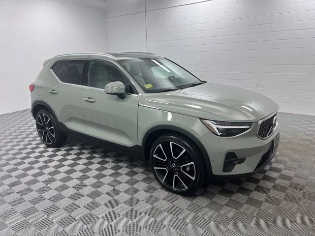 Used 2023 Green Volvo Ultimate image 4