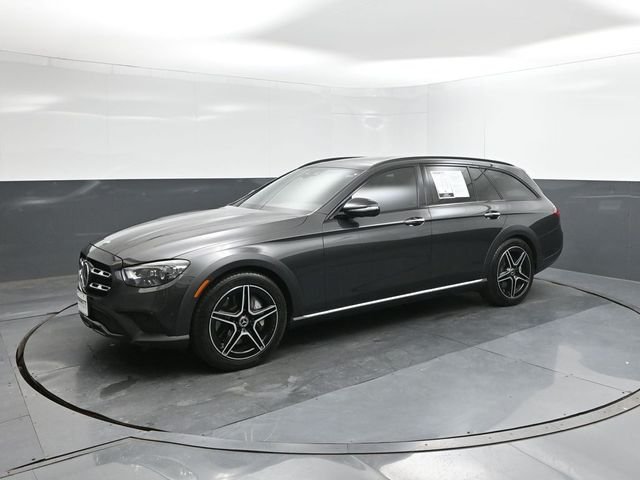 Used 2021 Gray Mercedes-Benz E 450 image 1
