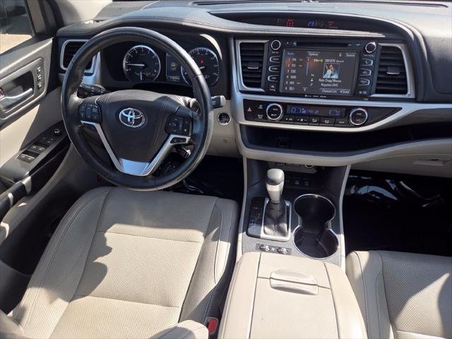 Certified Used 2017 BLIZZARD PEARL Toyota  image 34
