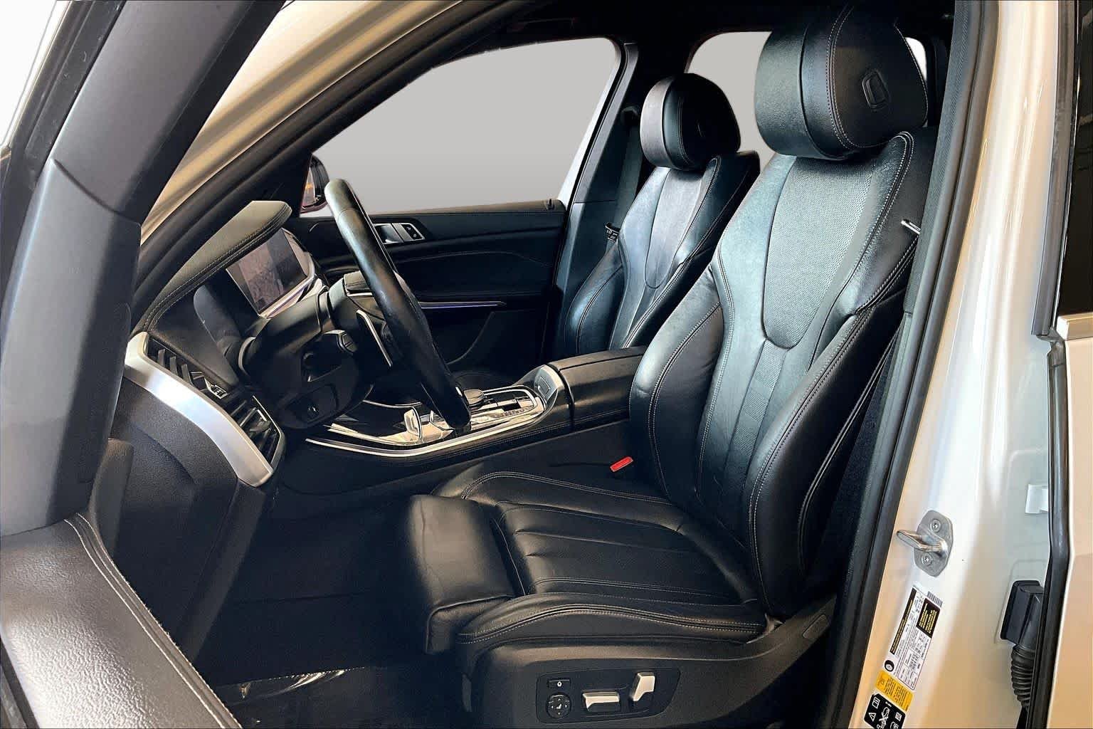 Used 2019 Alpine White BMW xDrive40i image 8