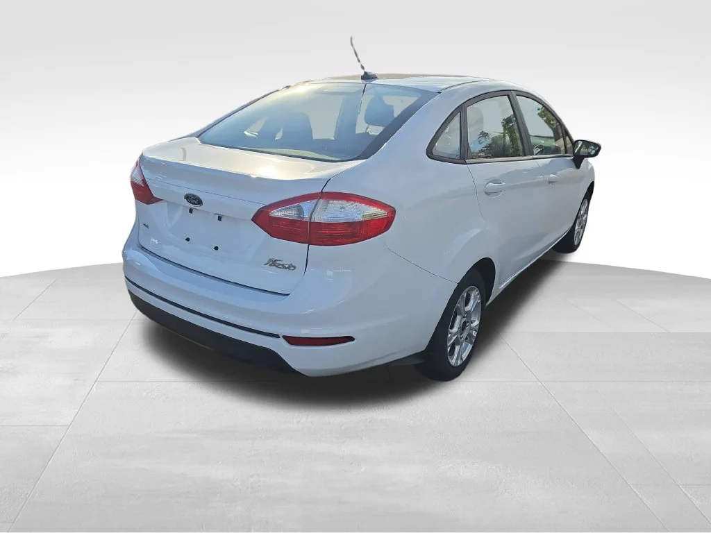 Used 2016 White Ford SE image 7