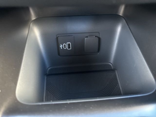 New 2026 Space White Metallic Ford Tremor® image 27