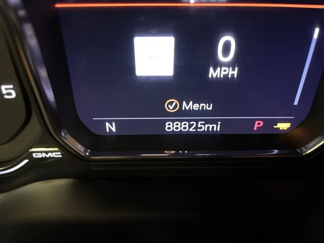 Used 2021 White GMC AT4 image 18