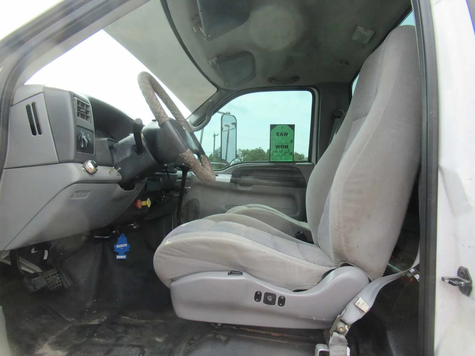 Used 2003 Oxford White Ford XL image 15