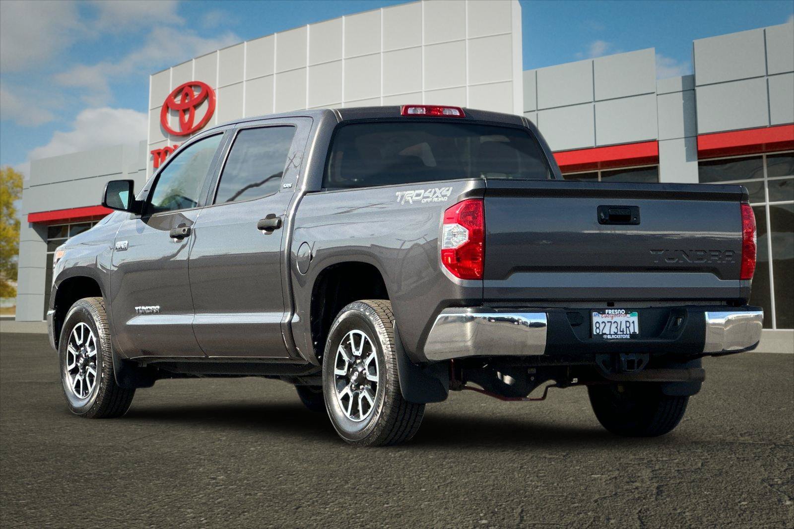 Used 2015 Magnetic Gray Metallic Toyota SR5 image 5