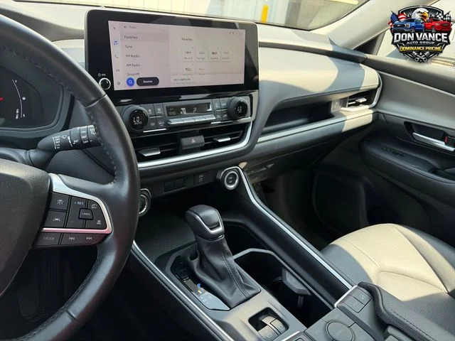 Used 2025 Black Toyota XLE image 17