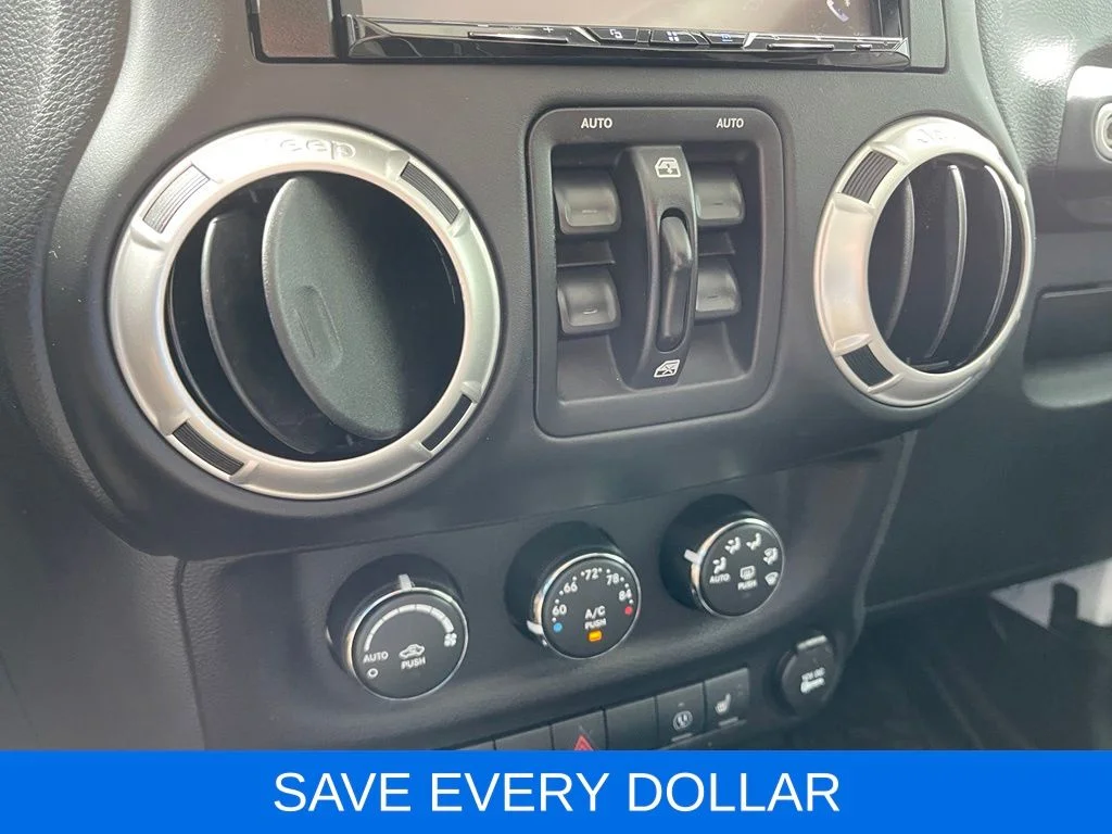 Used 2016 White Jeep Unlimited Rubicon image 10