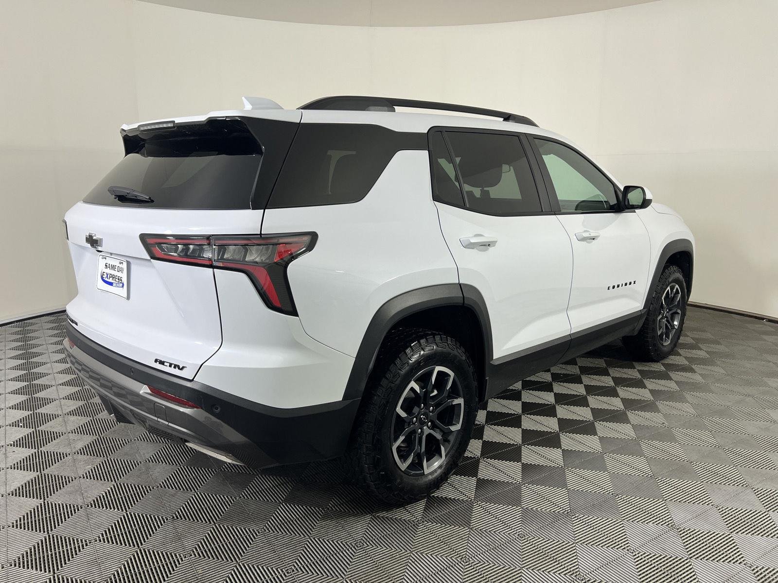 Used 2026 Polar White Tricoat Chevrolet AWD ACTIV image 25