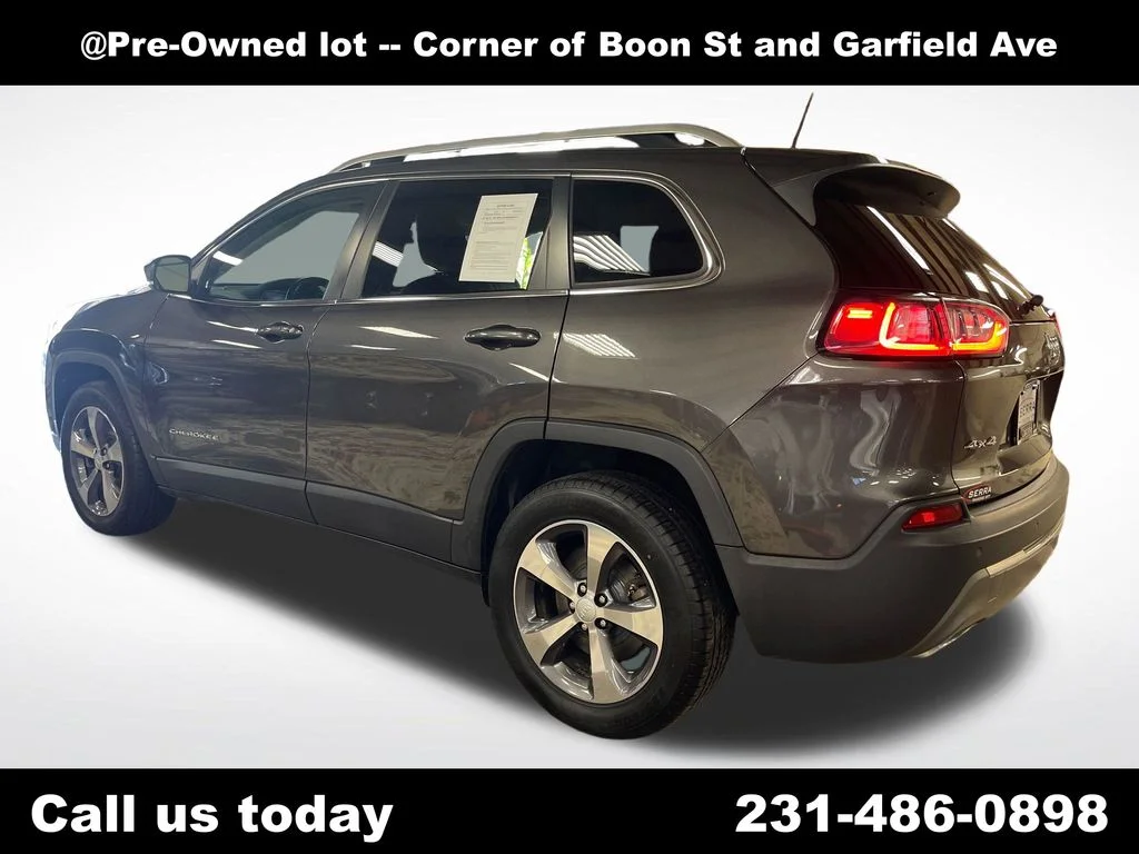 Used 2019 Gray Jeep Limited image 3