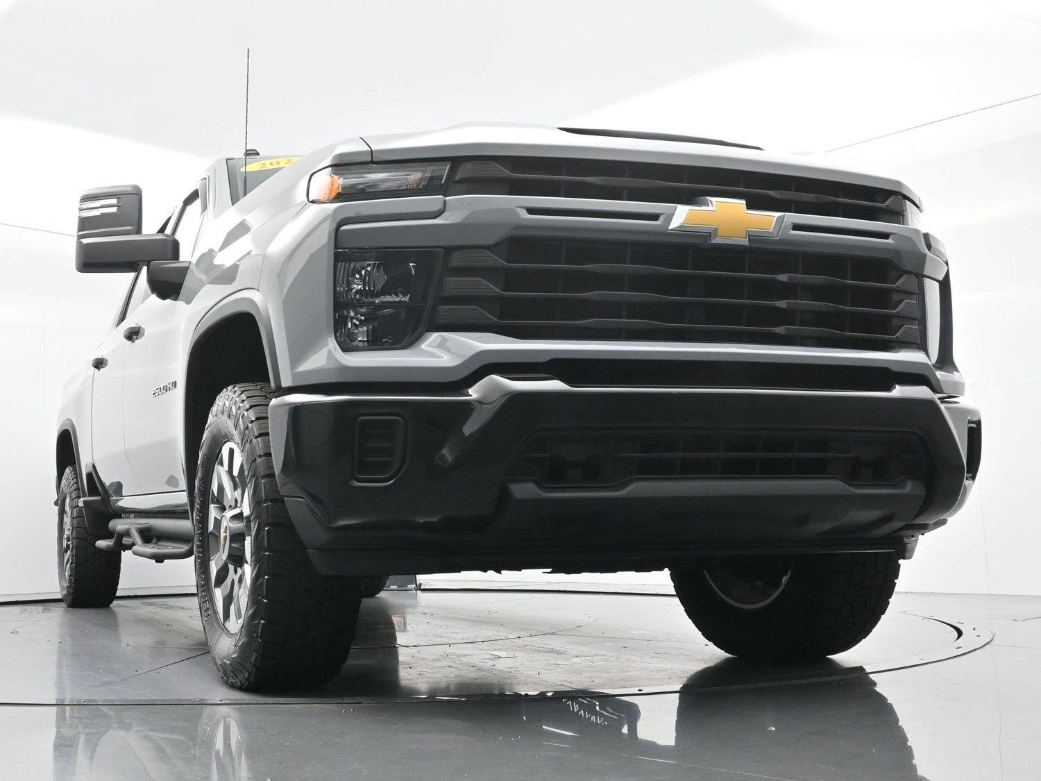 Used 2024 Slate Gray Metallic Chevrolet Custom image 44