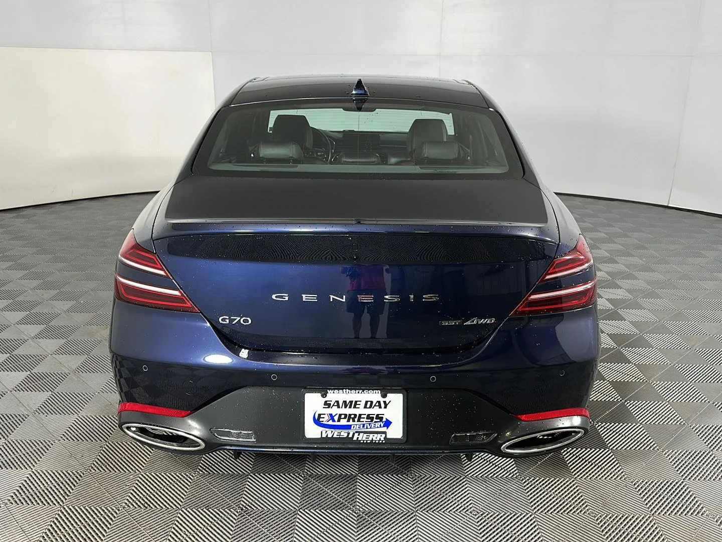 Used 2023 Capri Blue Genesis 3.3T image 6