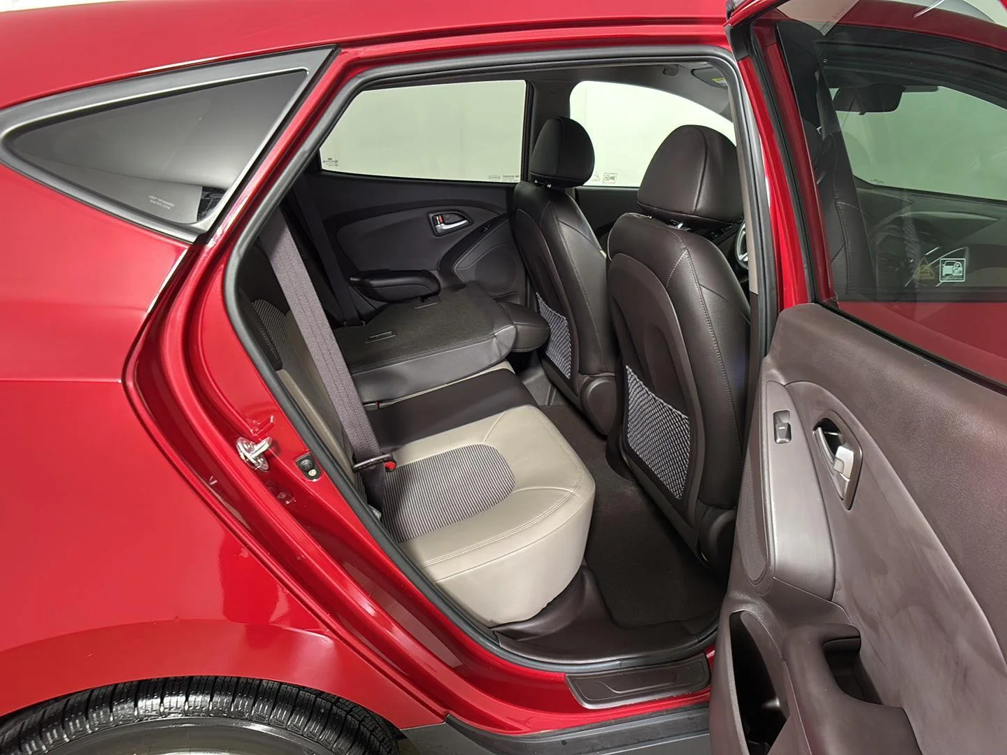 Used 2012 Garnet Red Hyundai GLS PZEV image 13