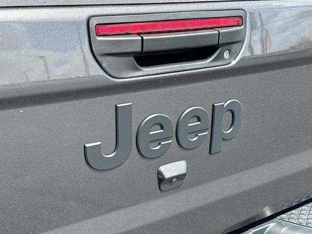 New 2026 Granite Crystal Metallic Clear-Coat Exterior Paint Jeep Sport S image 19