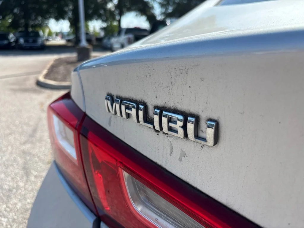 Used 2018 Silver Chevrolet LS image 17