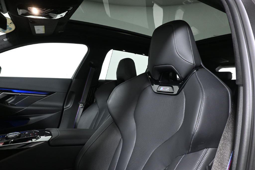 Used 2025 Dark Graphite BMW Base image 17