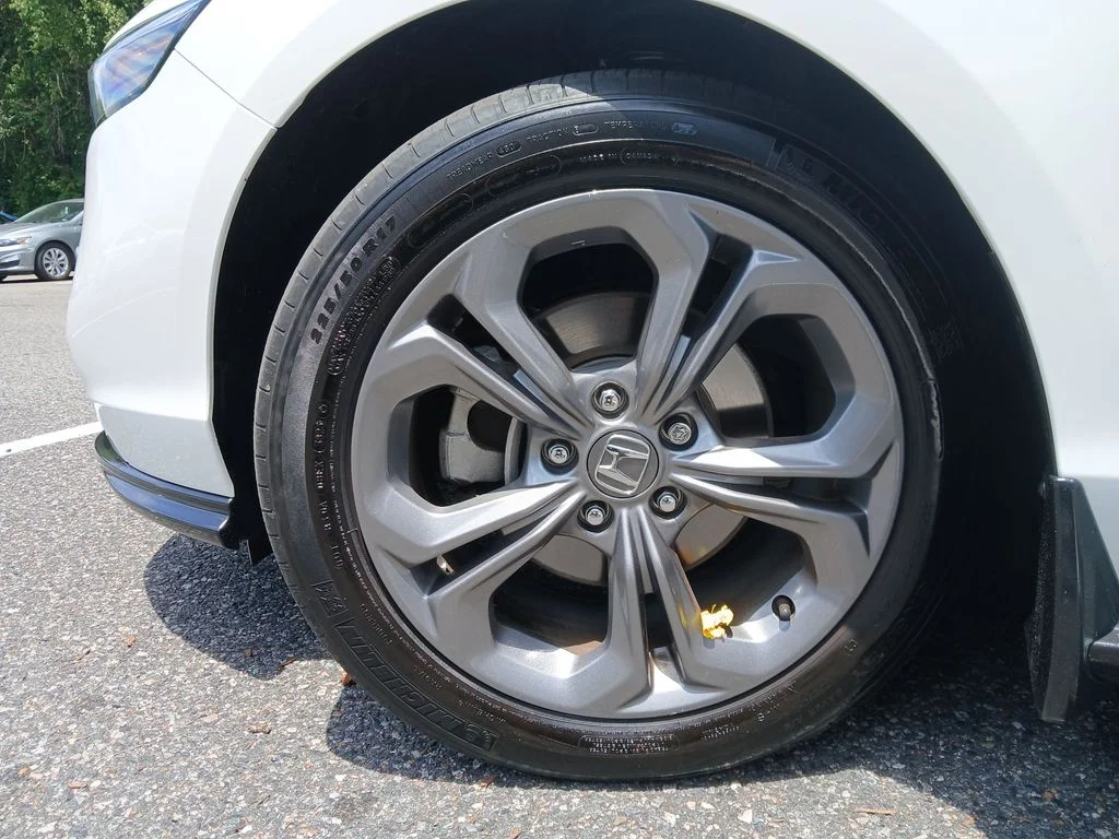 Used 2024 White Honda EX image 25