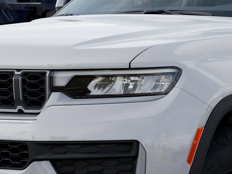 New 2026 Bright White Clear-Coat Exterior Paint Jeep Altitude image 10