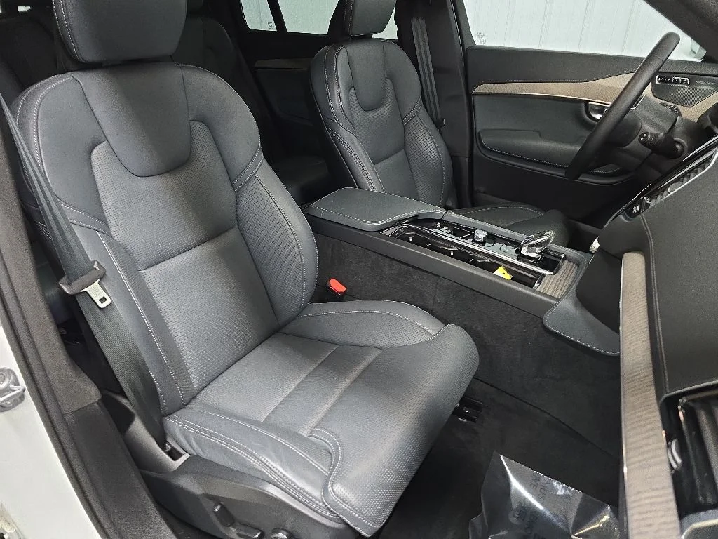Used 2023 White Volvo Ultimate image 15