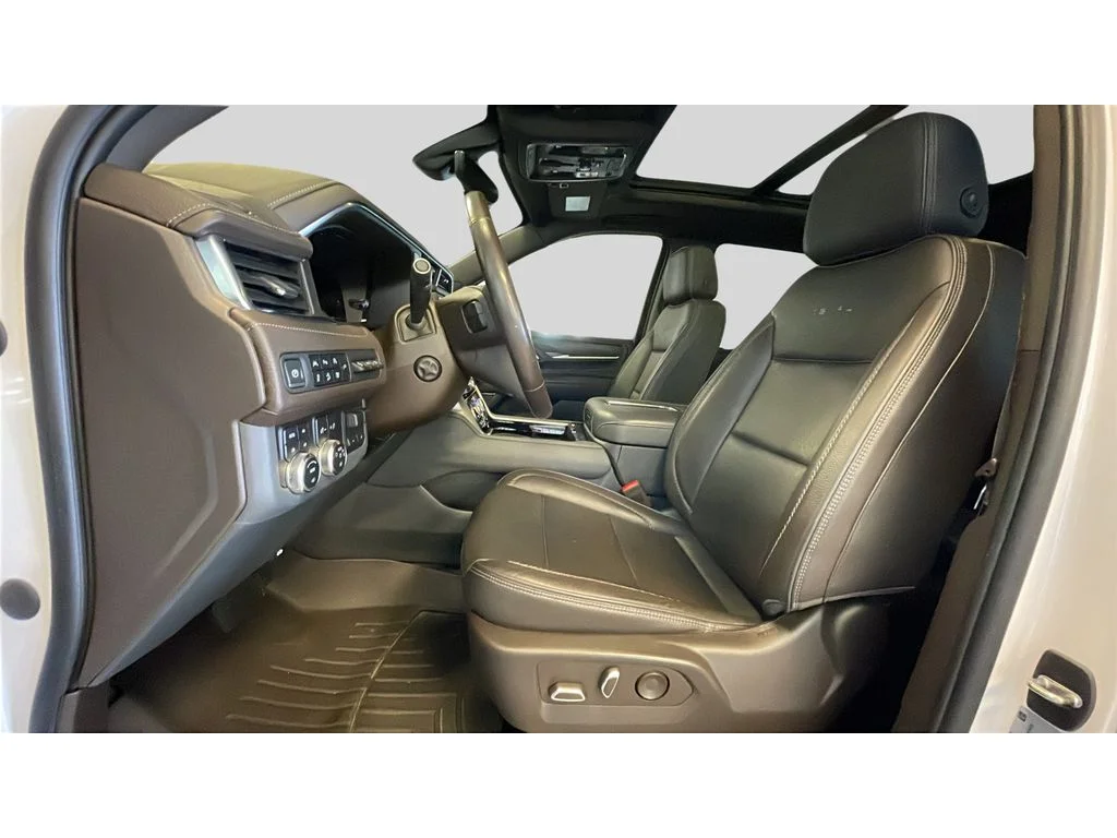 Used 2022 White Frost Tri-Coat GMC Denali image 12