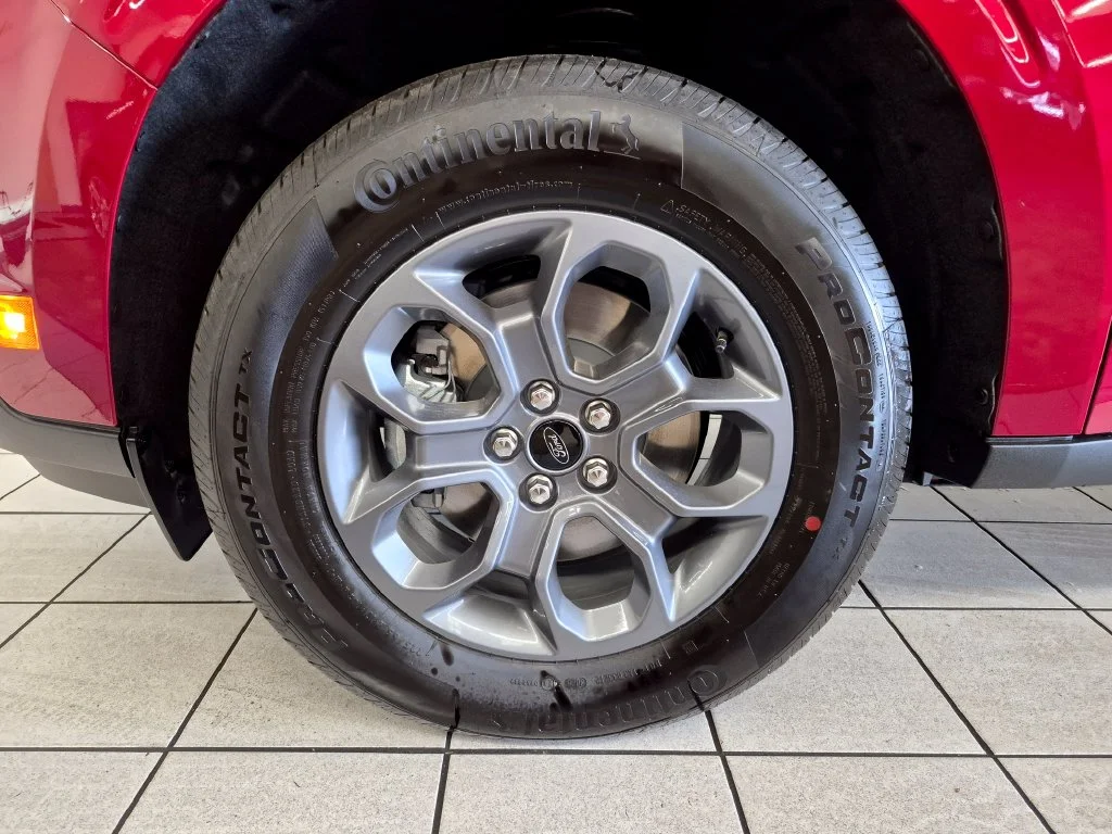 New 2026 Ruby Red Metallic Tinted Clearcoat Ford XLT image 11
