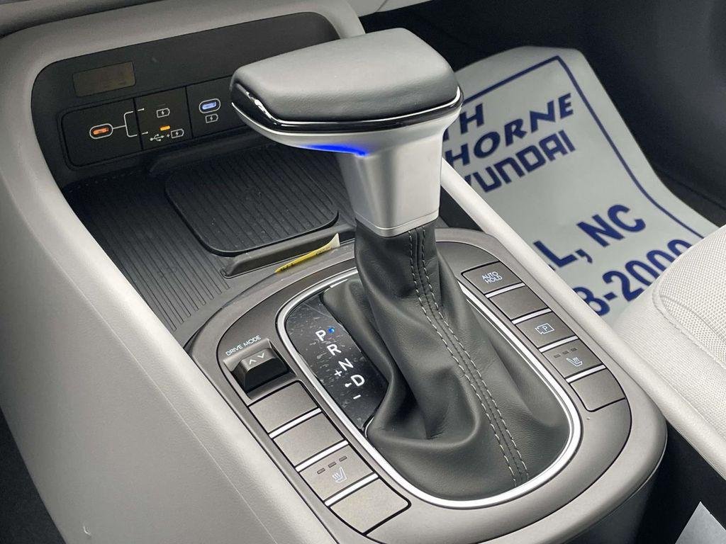 New 2026 White Hyundai SEL Sport FWD image 28