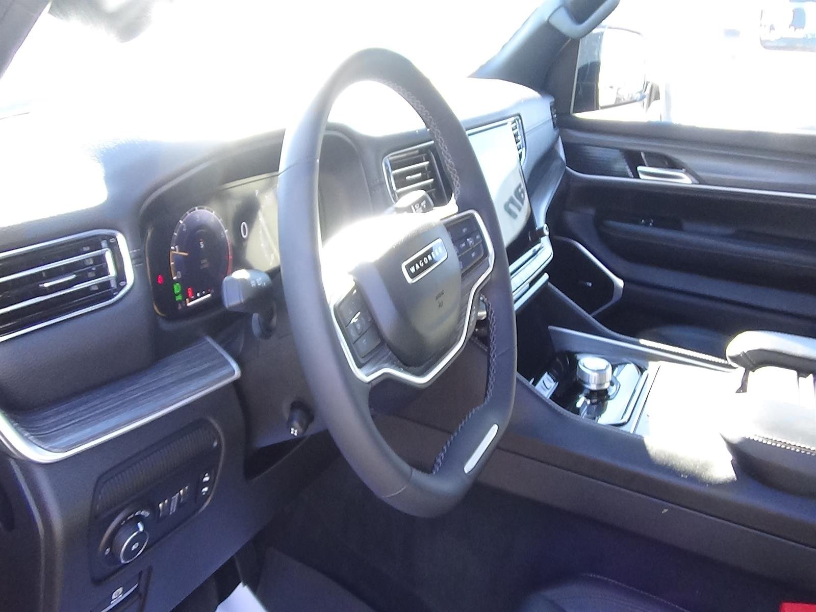 Used 2023 Bright White Clear Coat (pw7) Jeep Series II image 20