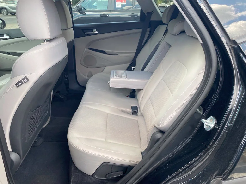 Used 2019 Black Hyundai Value image 7