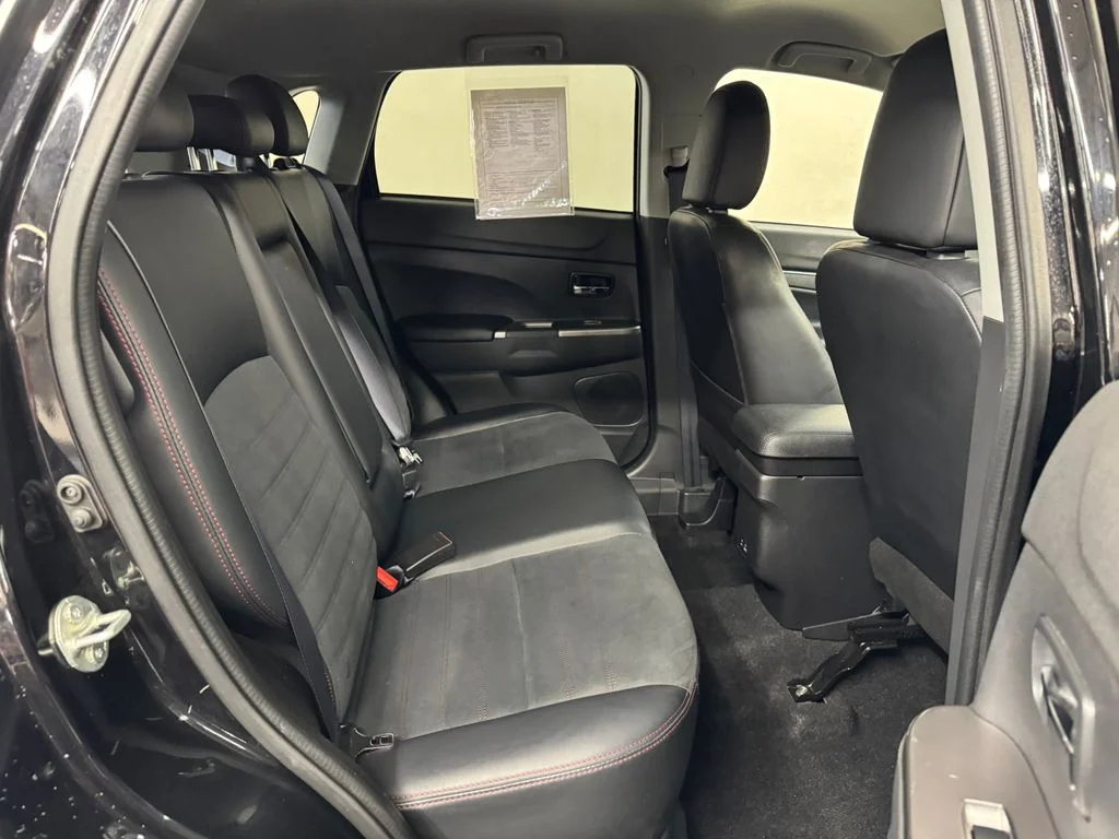 Used 2024 Black Mitsubishi 2.0 SE image 28