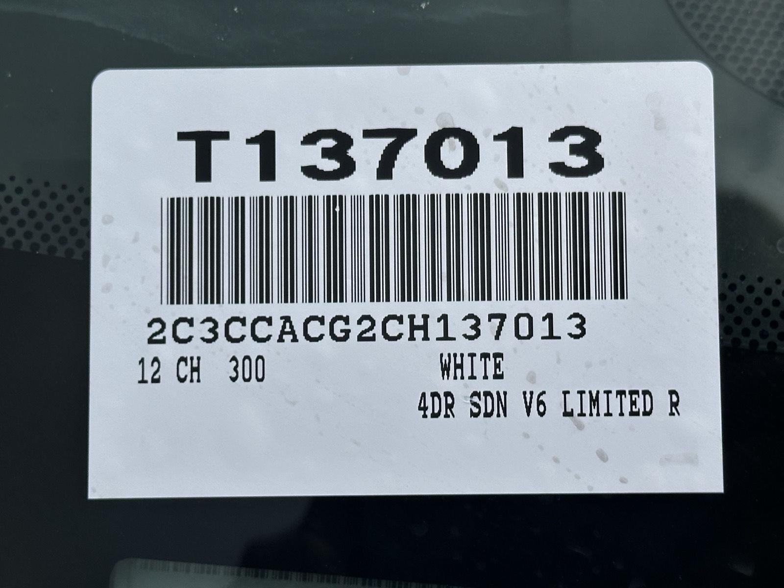 Used 2012 Tungsten Metallic Chrysler Limited image 15