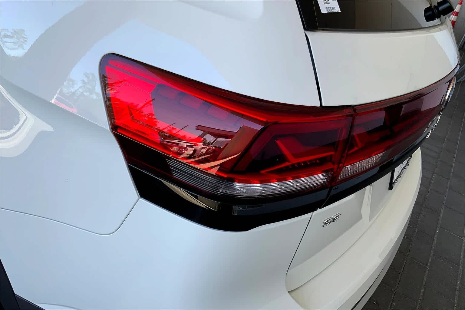 Used 2025 Pure White Volkswagen 2.0T Peak Edition image 14