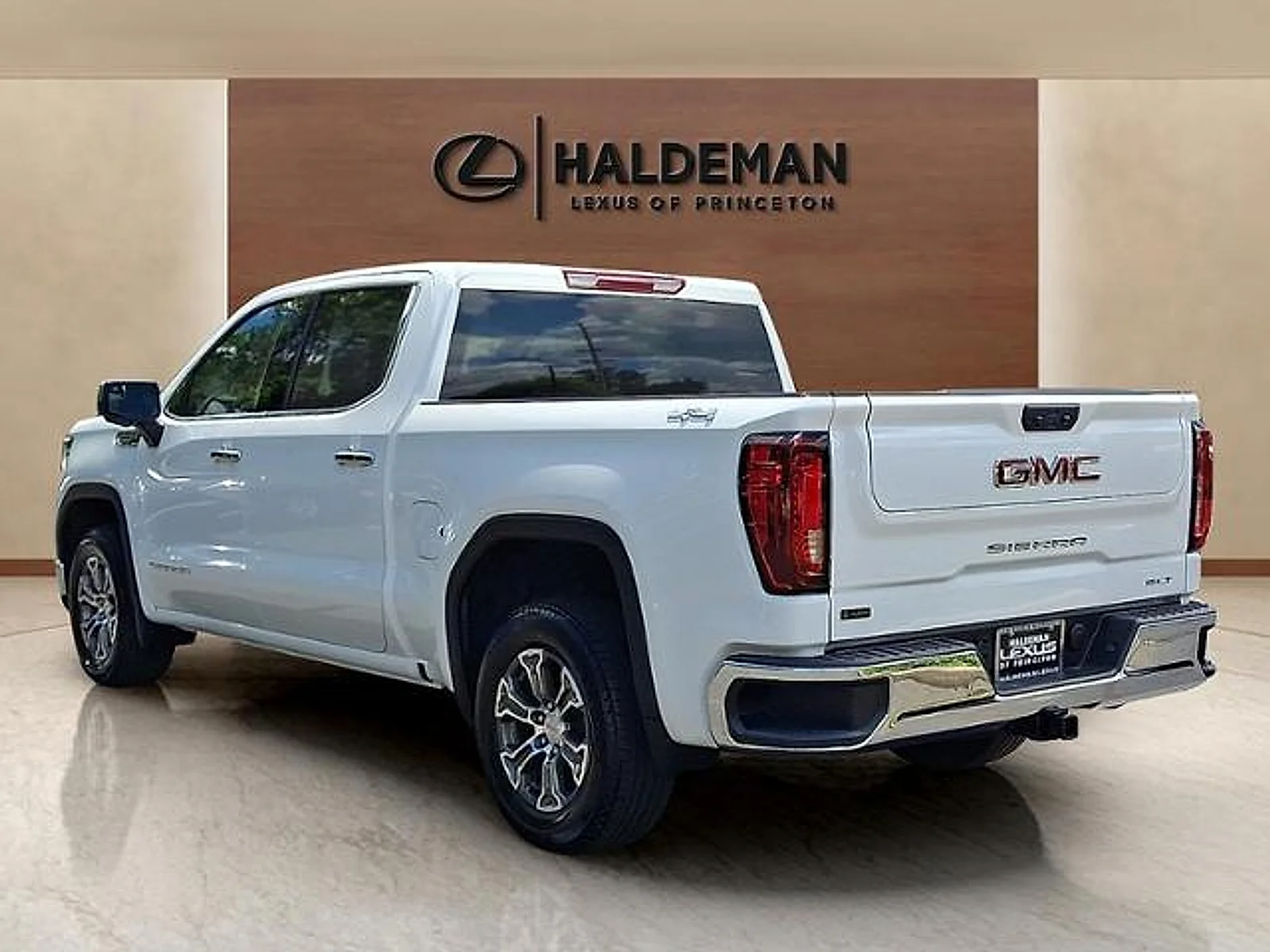 Used 2026 Summit White GMC SLT image 4