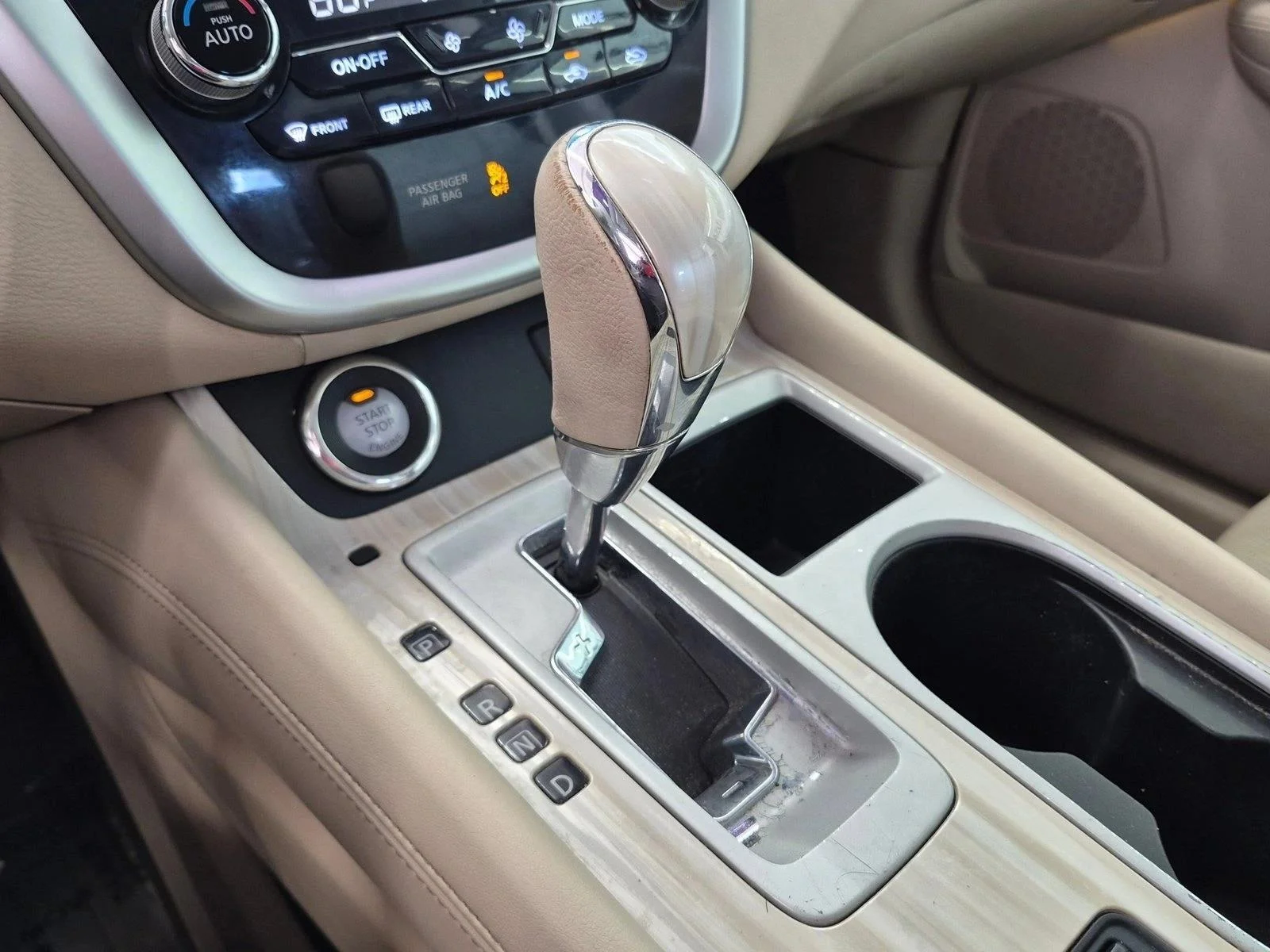 Used 2018 Pearl White Nissan SL image 14