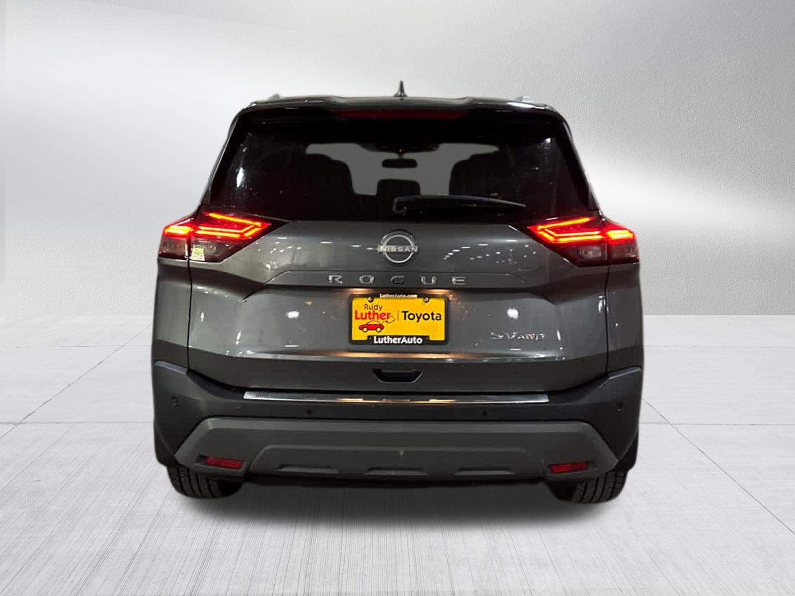 Used 2023 Gun Metallic Nissan SV image 5