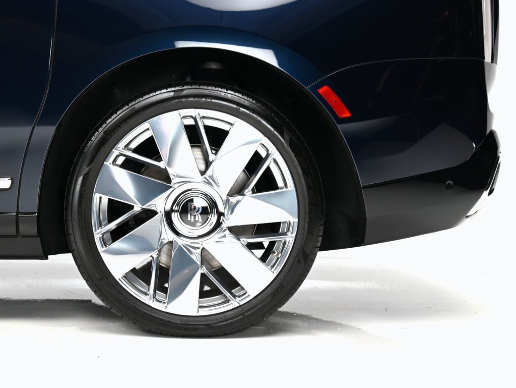 2025 Rolls Royce Cullinan RR photo 2