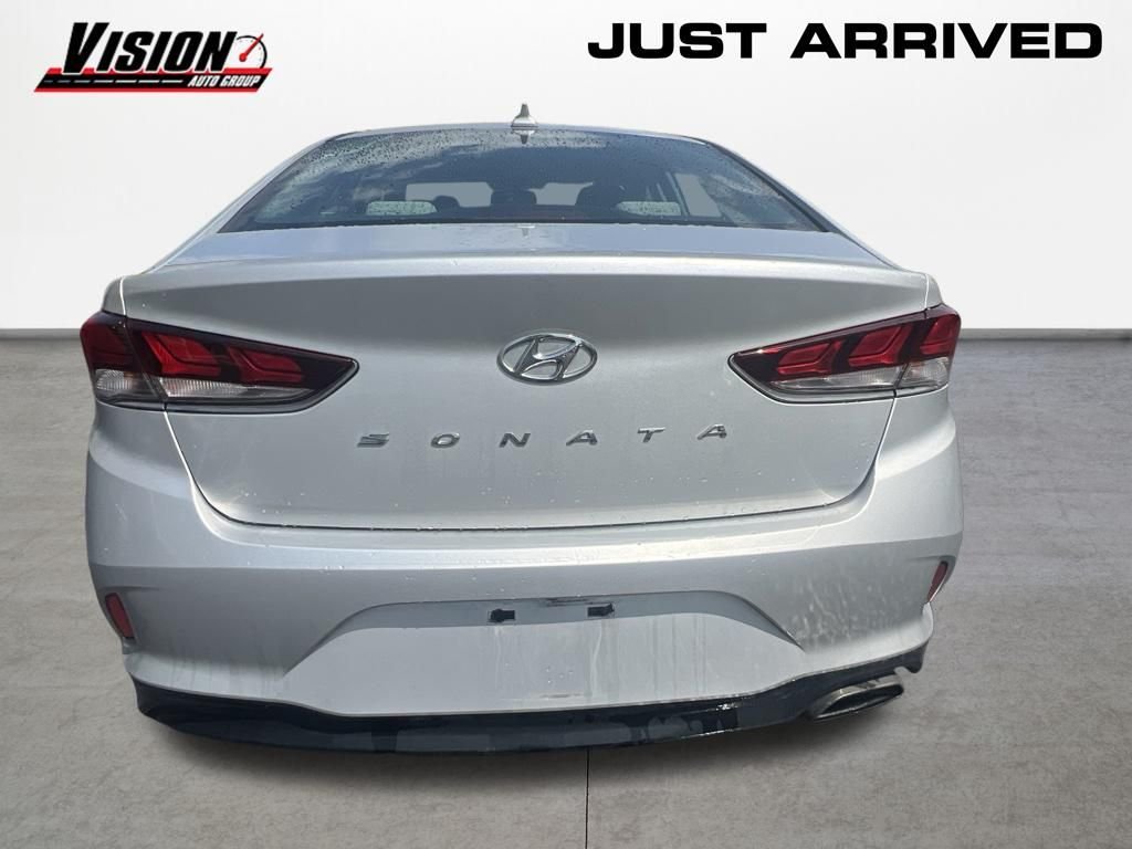 Used 2019 Silver Hyundai SEL image 5